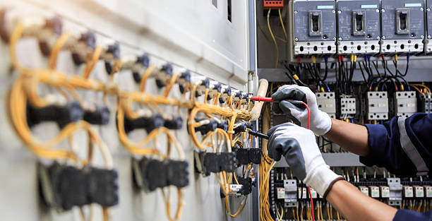 Professional Electrician technician working in Columbia, KY